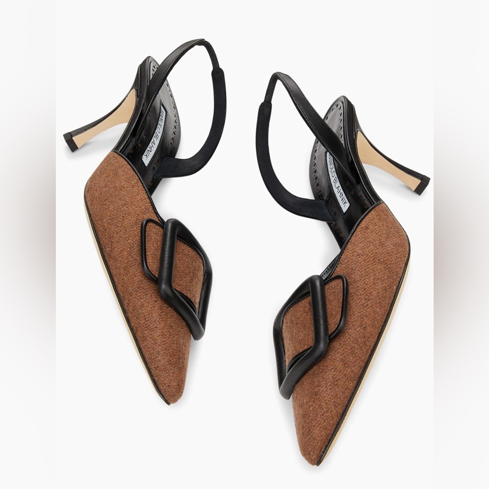 Manolo Blahnik
Mayslibi Gala Wool-Blend Slingback Pumps New - Picture 7 of 17